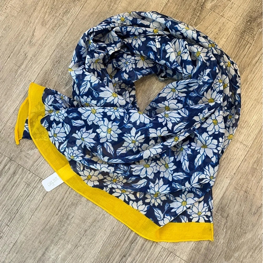 NWT Charming Charlie Blue and Yellow Floral Daisies Scarf